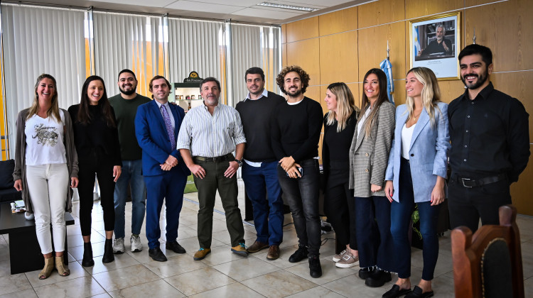 Dirigentes de la Unión Industrial Argentina Joven visitaron el Ministerio de Producción