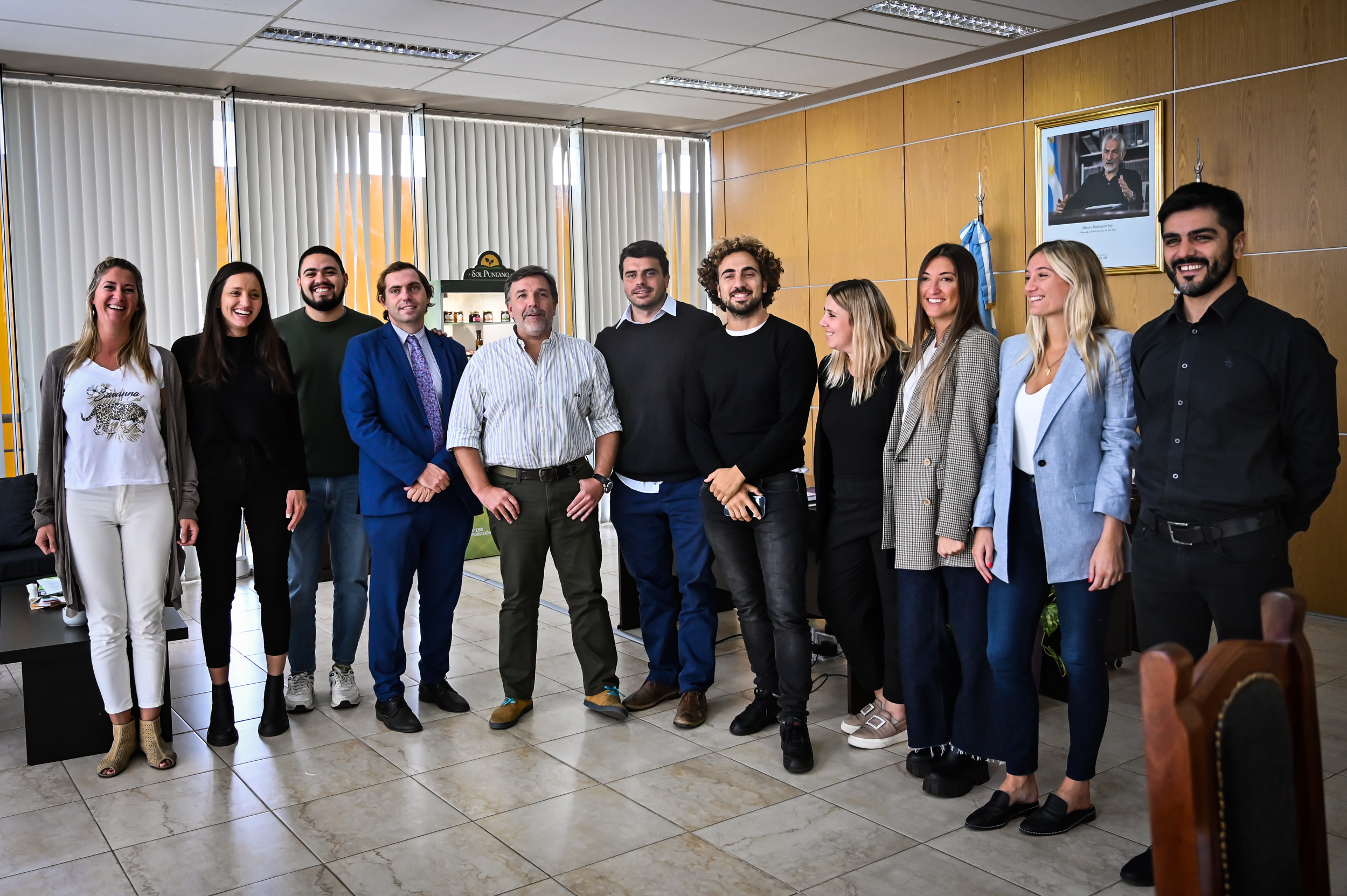 Dirigentes de la Unión Industrial Argentina Joven visitaron el Ministerio de Producción