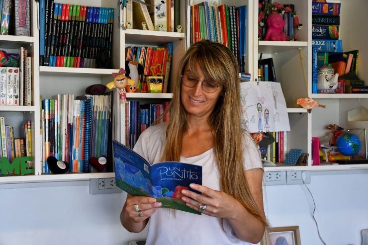 La artista Romina Forray presenta “Un puntito, mil mundos” en la Casa del Poeta