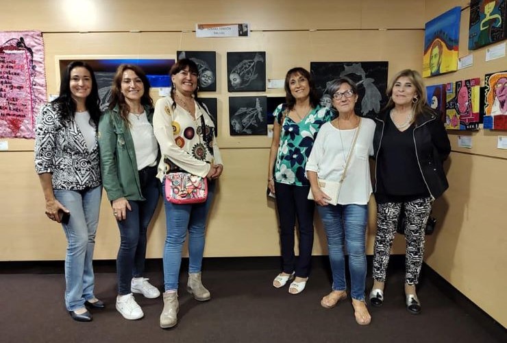 El 2° Salón Provincial de Artes Visuales atrae a familias de diferentes puntos de la provincia y el país