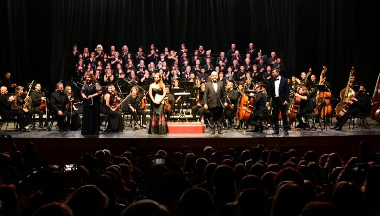 Ante un público emocionado, el Cine Teatro vivió el Concierto de Pascuas