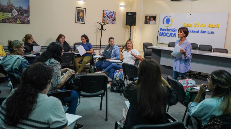 De-constructoras: iniciaron los cursos de capacitación en albañilería y construcción para mujeres y disidencias