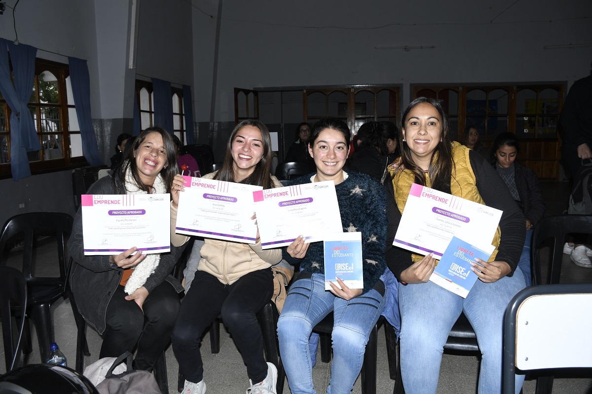Entregaron los beneficios de Edu Emprende a estudiantes de Santa Rosa del Conlara