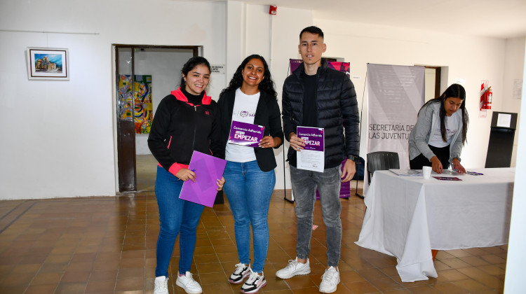 Más jóvenes firmaron sus convenios y se suman al Programa Empezar