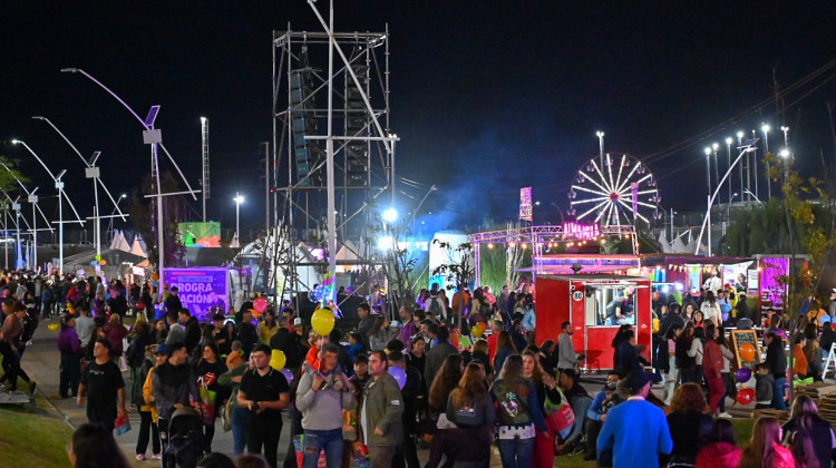 En el segundo día, la Feria Industrial continúa con el impulso a las macro y micro economías