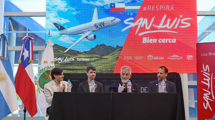 Anunciaron el primer vuelo internacional del Valle de Conlara a Santiago de Chile