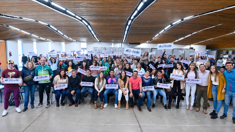 Emprendé por más Deporte: técnicos y profesionales deportivos recibieron sus créditos