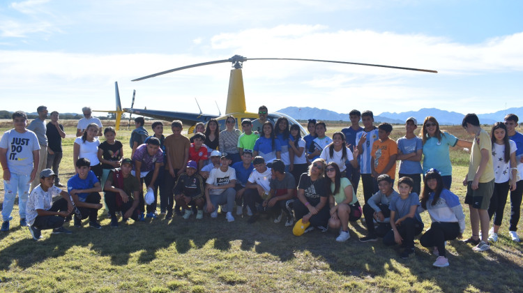 El Ente de Desarrollo Aeronáutico visitó a los alumnos del Circuito Generativo “Uniendo Caminos”