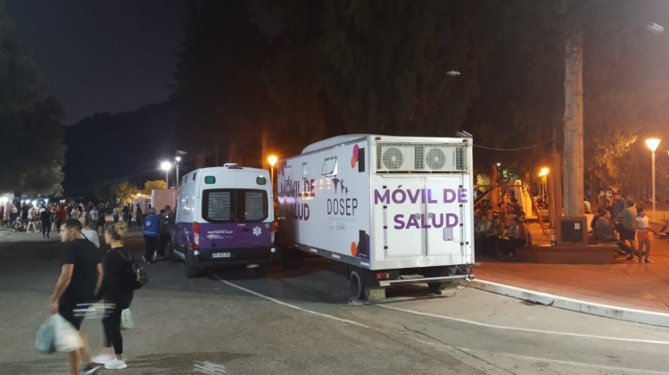 “Salud a Pleno” trabaja en Villa de la Quebrada y Renca