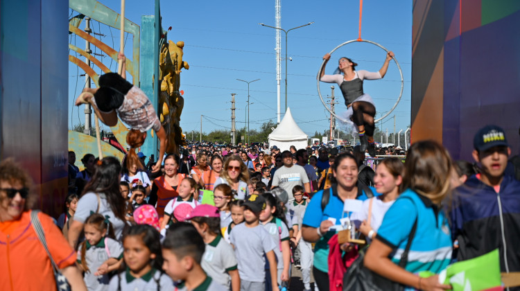 Con gran expectativa arrancó el primer día de la Feria Industrial