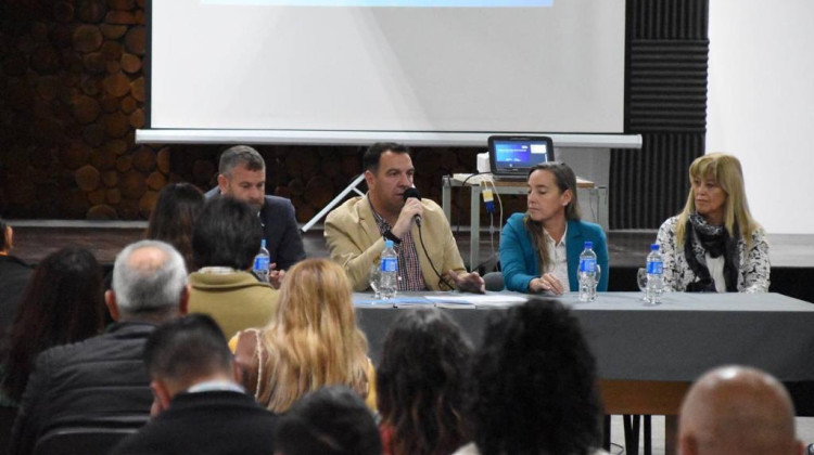 Con la participación de docentes y directivos, comenzó el Congreso de Educación Vial