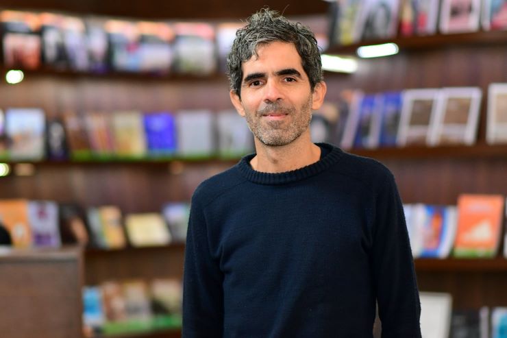 El escritor Mariano Quirós compartió algunas reflexiones de su oficio en San Luis Libro