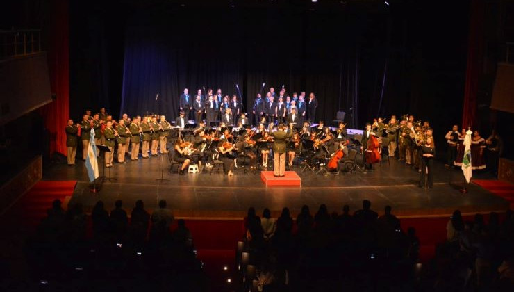 El Cine Teatro vivió una emocionante Vigilia Patria