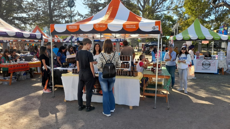 Comenzó una nueva edición de la Feria de Pequeños y Medianos Productores