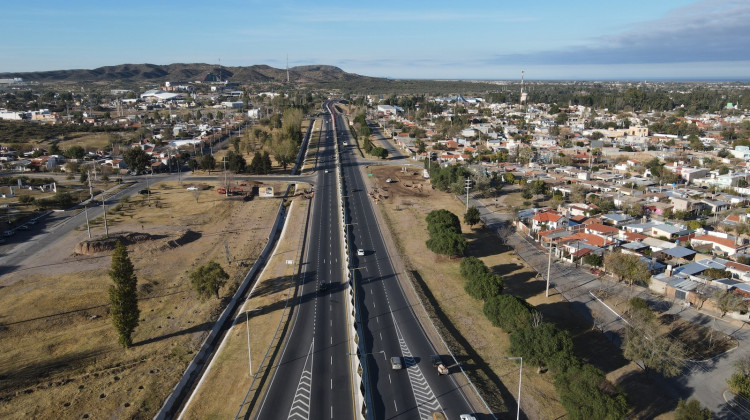 Avenida Circunvalación: en 20 días habilitan la pasarela peatonal frente a la Plaza del Cerro