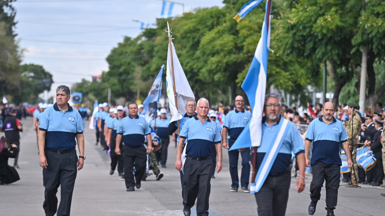 Centros y asociaciones de excombatientes dijeron presente en el histórico desfile