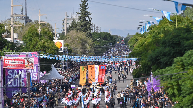 Desfile 25 de Mayo: miles de puntanos celebraron con orgullo y patriotismo