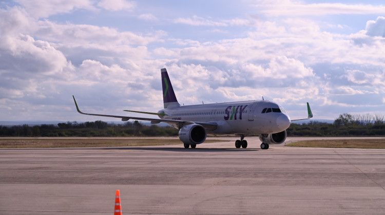 Aterrizó el primer vuelo internacional, desde Santiago de Chile al Valle de Conlara