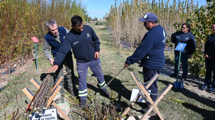 San Luis Agua brindó una capacitación en “Manejo de Estaqueros”