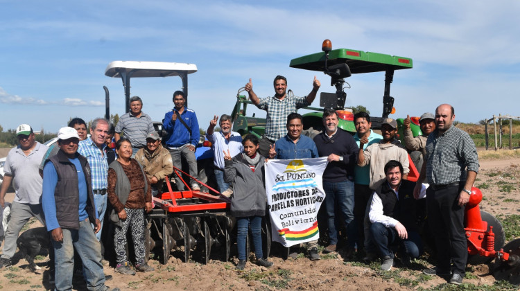 La comunidad boliviana de Sol Puntano recibió nuevas herramientas