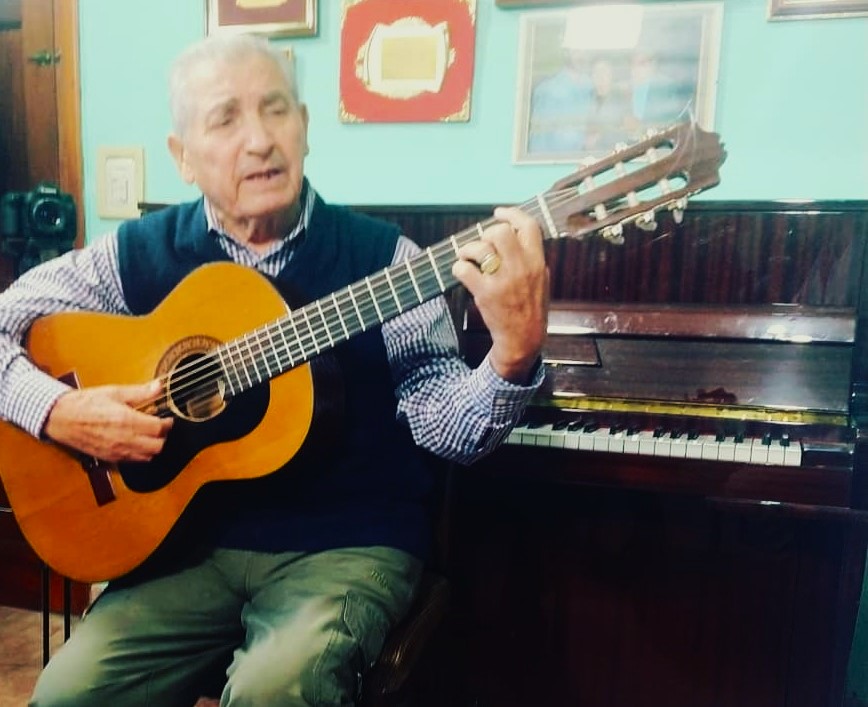 Adiós a un ícono de la Puntanidad: las guitarras lloran al “Sapo” Ávila