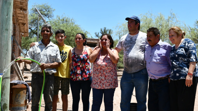 En los últimos 2 años San Luis Agua llevó agua cruda a más de 300 personas