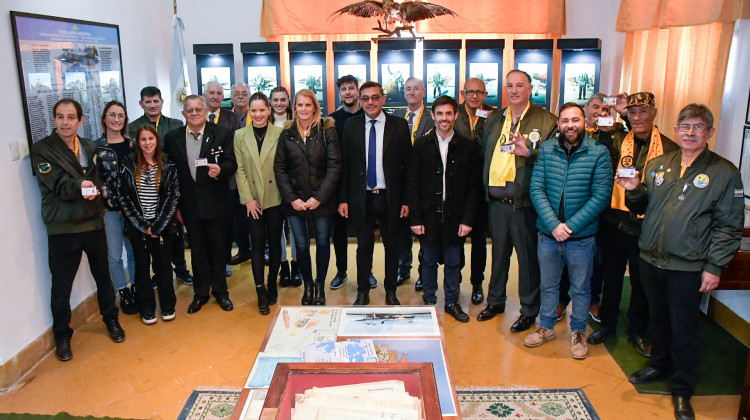 Soldados de la Brigada Heróica recibieron la nueva CIPE 4.0 en homenaje a Malvinas