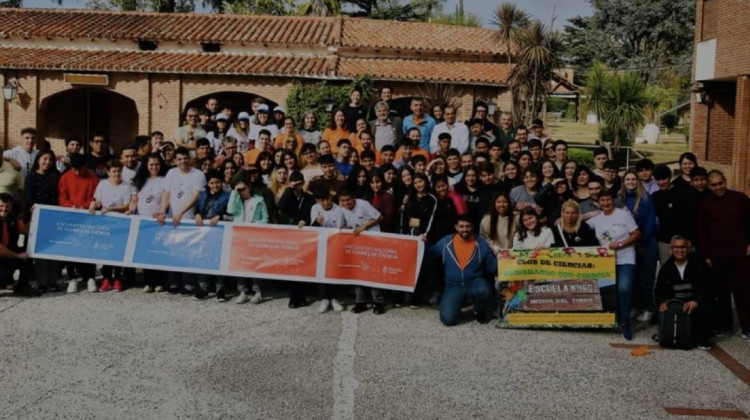 Alumnas de la Comunidad Huarpe participaron en el Encuentro Nacional de Red de Clubes de Ciencia