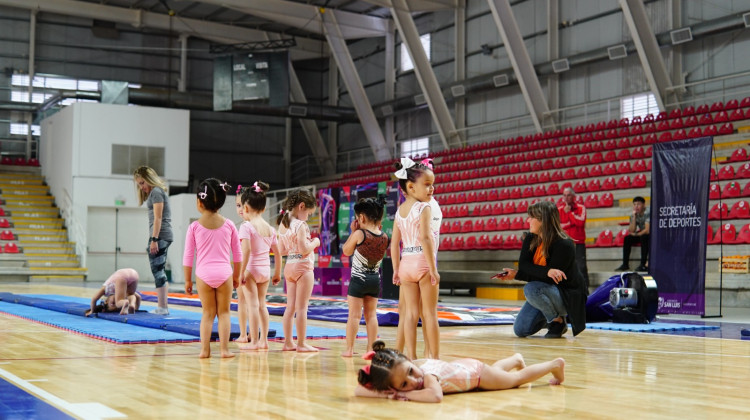 Torneo de gimnasia artística en La Pedrera