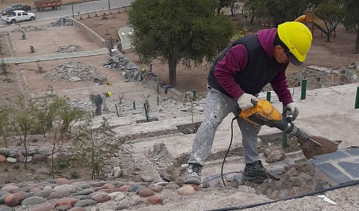 El Gobierno provincial pone en valor y jerarquiza la Plaza del Cerro