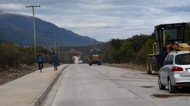 La pavimentación de la Ruta 1D desde Carpintería hasta Cerro de Oro progresa a paso firme