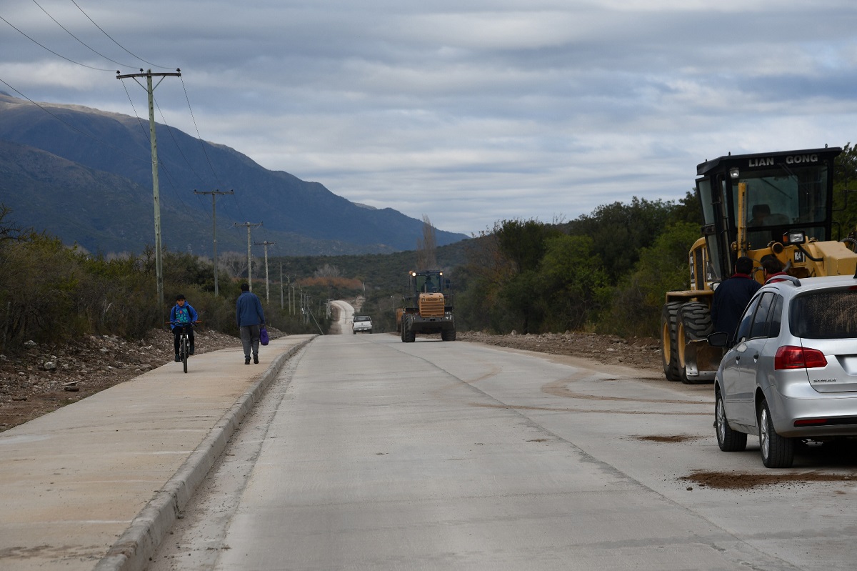 La pavimentación de la Ruta 1D desde Carpintería hasta Cerro de Oro progresa a paso firme