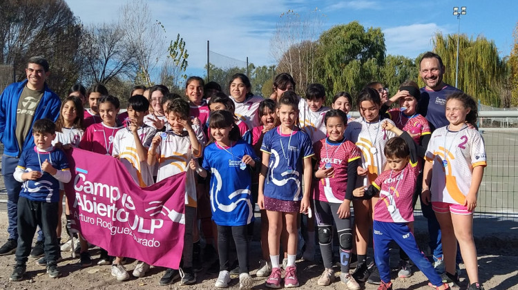 El minivoley de la ULP jugó en Mendoza