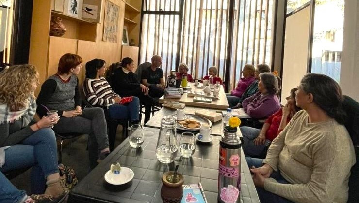 El Club de Lectura fomenta el intercambio de ideas en la Casa del Poeta