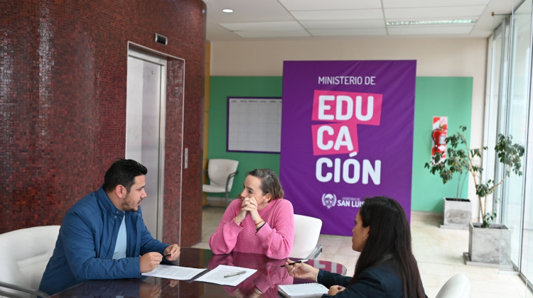 Prácticas profesionalizantes y pasantías en distintas áreas: San Luis Agua y el Ministerio de Educación firmaron un convenio