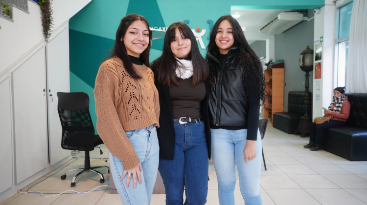 Cuatro jóvenes tienen su primera experiencia laboral en una universidad