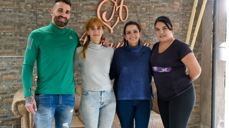 Inserción Laboral: el hotel “Amantea” incorporó dos beneficiarias de Inclusión a su equipo de trabajo