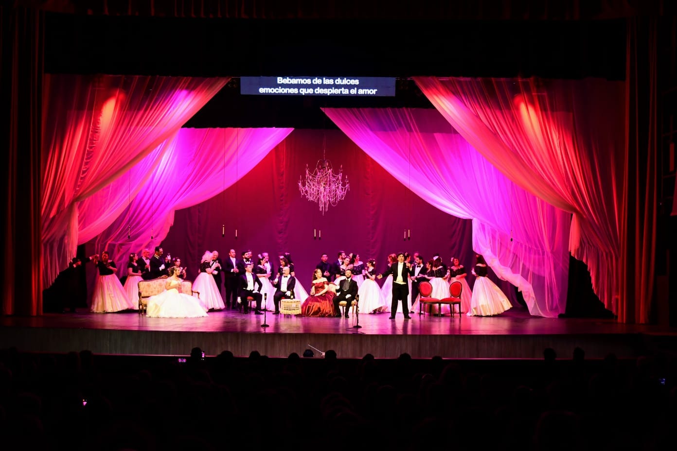 El público ovacionó a “La Traviata”, la primera ópera realizada en San Luis