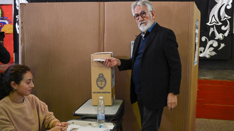 Emitió su voto el gobernador Alberto Rodríguez Saá