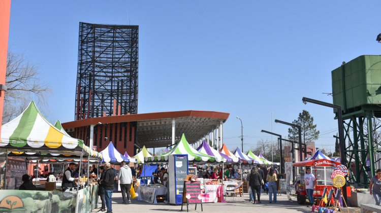 La Feria de Pequeños y Medianos Productores se sumó al festejo por el Día de la Infancia