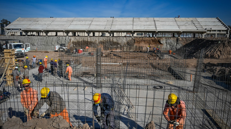 Villa Deportiva San Luis: el natatorio cubierto va tomando forma