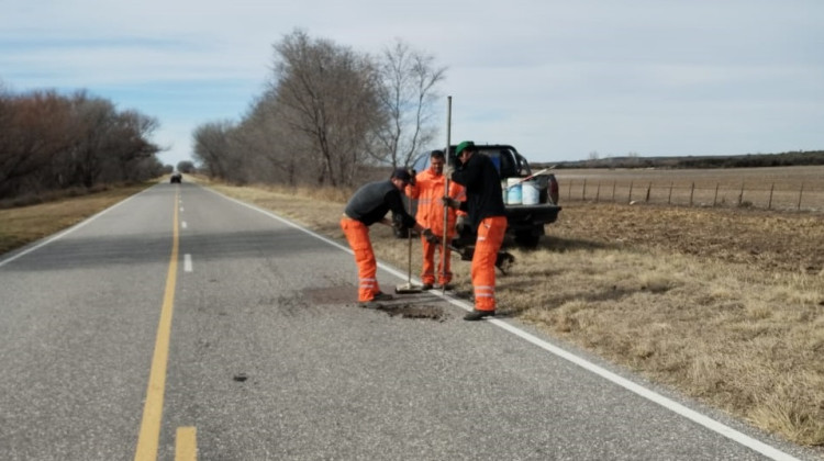 Vialidad Provincial continúa trabajando en el mantenimiento y reparación de los caminos