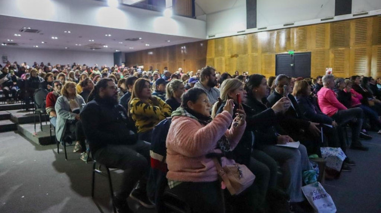 En el teatro del Molino Fénix, los empleados públicos tuvieron su último encuentro