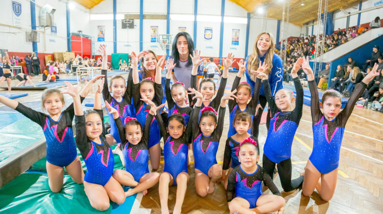 Las más pequeñas deleitaron en la gimnasia artística