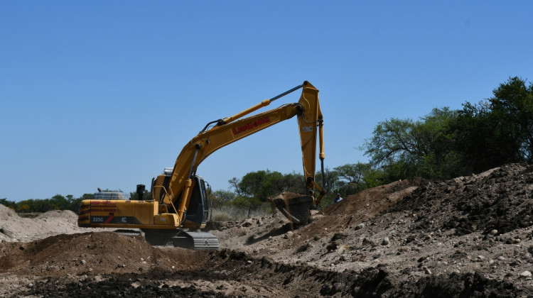 San Luis Agua continúa con los encauzamientos en la costa de la Sierra de los Comechingones