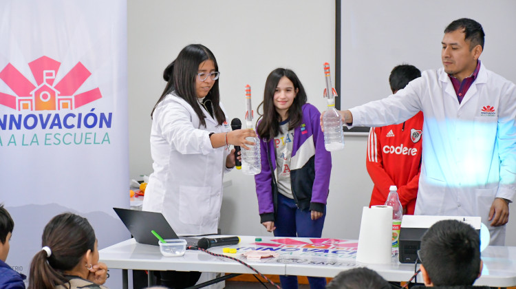 Presentaron “Innovación va a la escuela” en la Albert Einstein