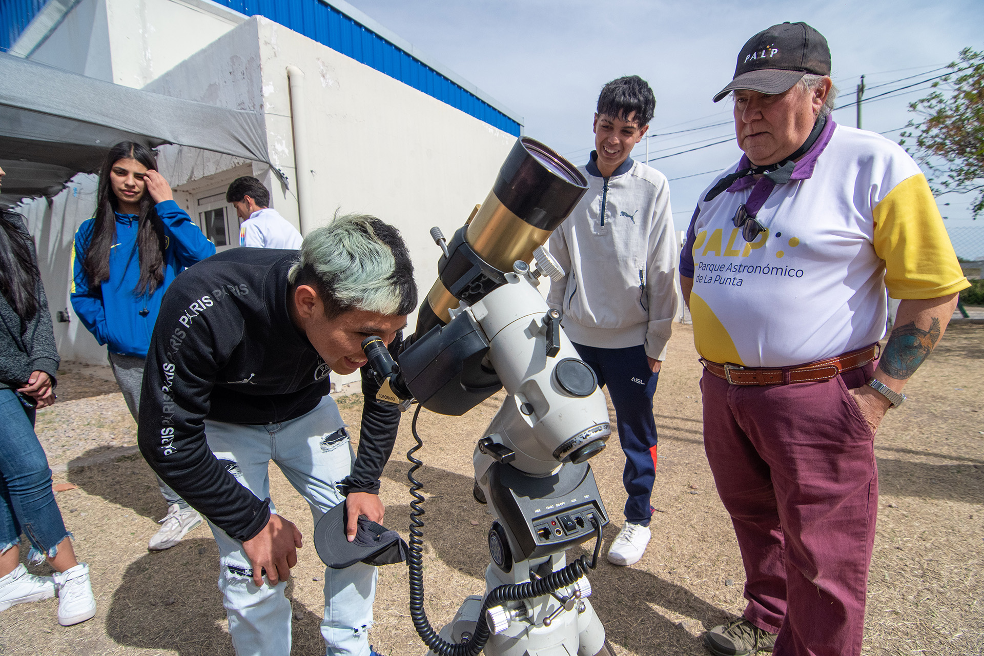 The Astronomical Park shared an afternoon of science with Donovan students