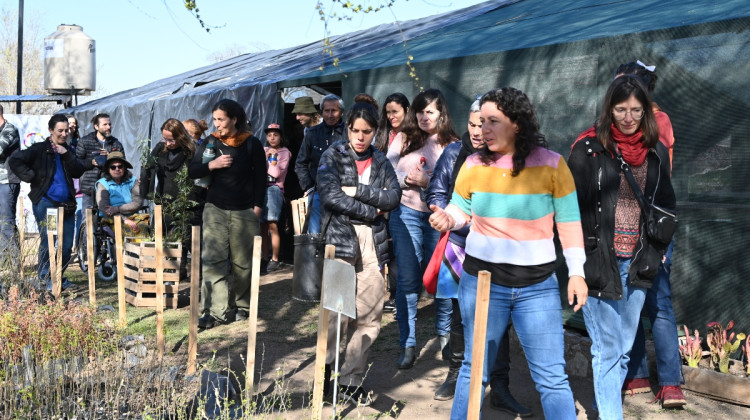 El Ecoparque Cruz de Piedra entregó plantines de árboles