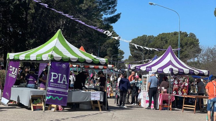 Comenzó la Feria de Pequeños y Medianos Productores en Las Chacras