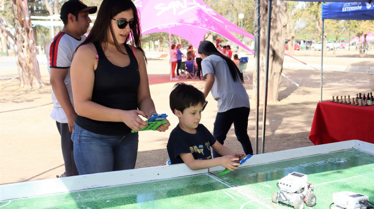 La ULP se sumó a los festejos de la primavera en el Parque de las Naciones